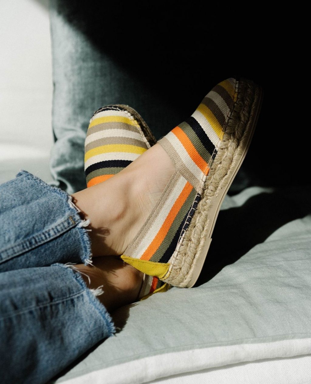 GIÀY LƯỜI ĐẾ CÓI – TRẢI NGHIỆM THOẢI MÁI CHO NGÀY HÈ SANG CHẢNH